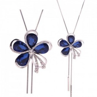 Collier et pendentif fleur bleu en strass cristal